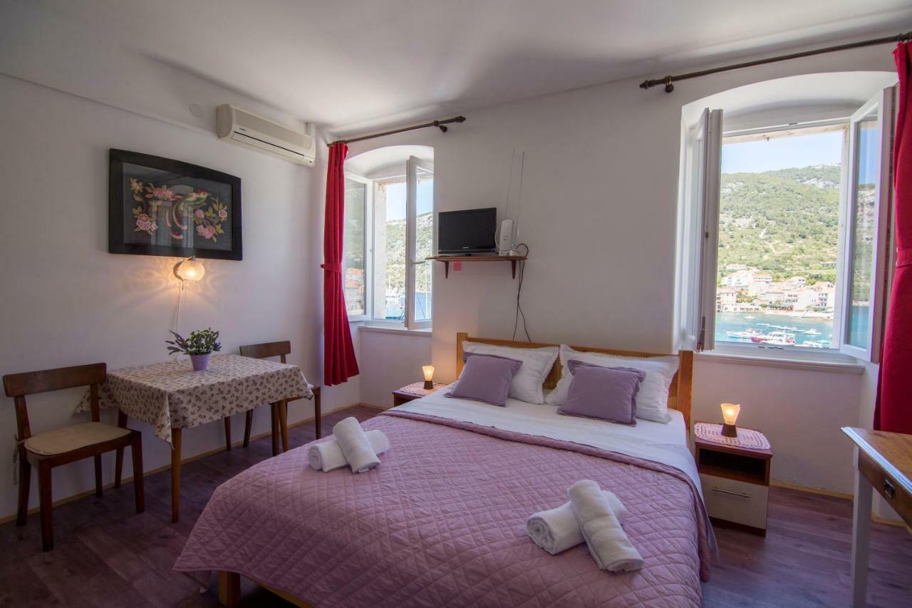Apartment Riva 5 コミジャ エクステリア 写真
