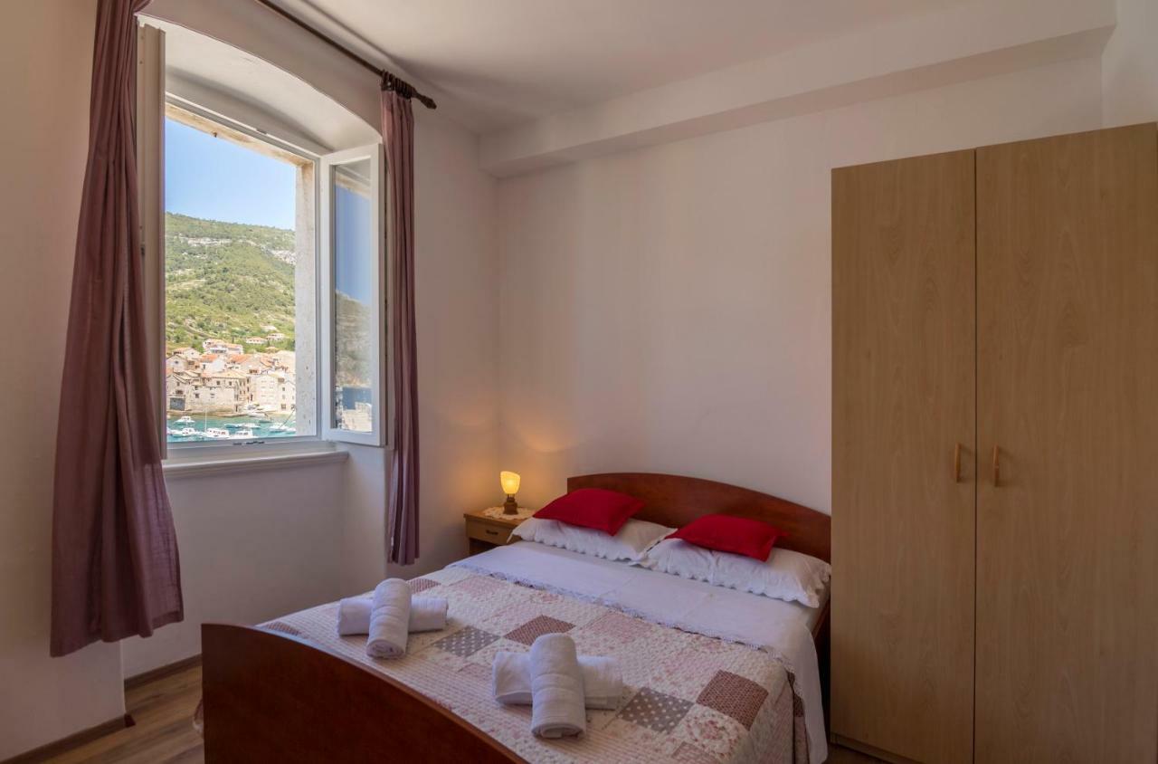 Apartment Riva 5 コミジャ エクステリア 写真